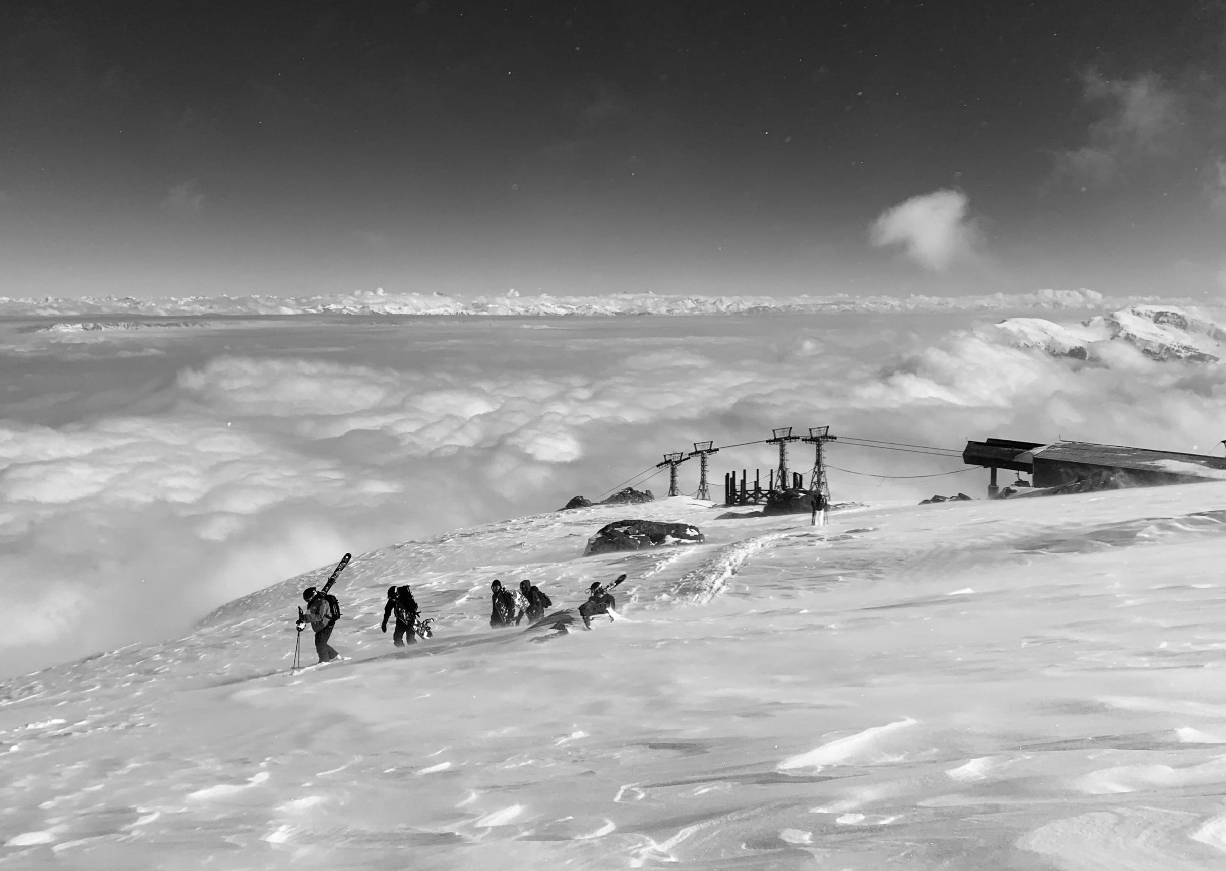 Walk from top Gulmarg ski gondola
